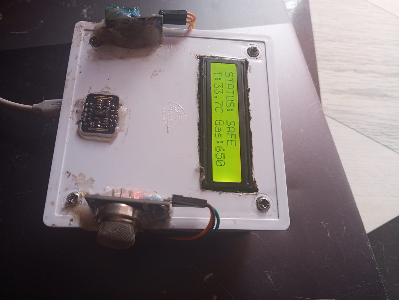 Gas Leak & Temperature Monitor